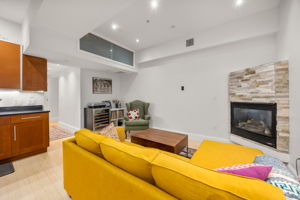 Image (19 of 46)