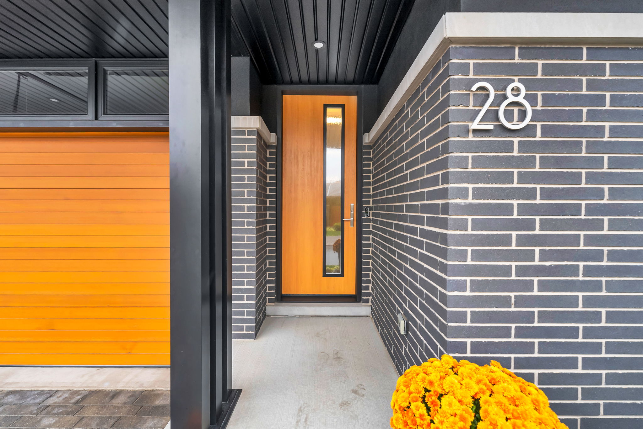 Front Porch/Entrance