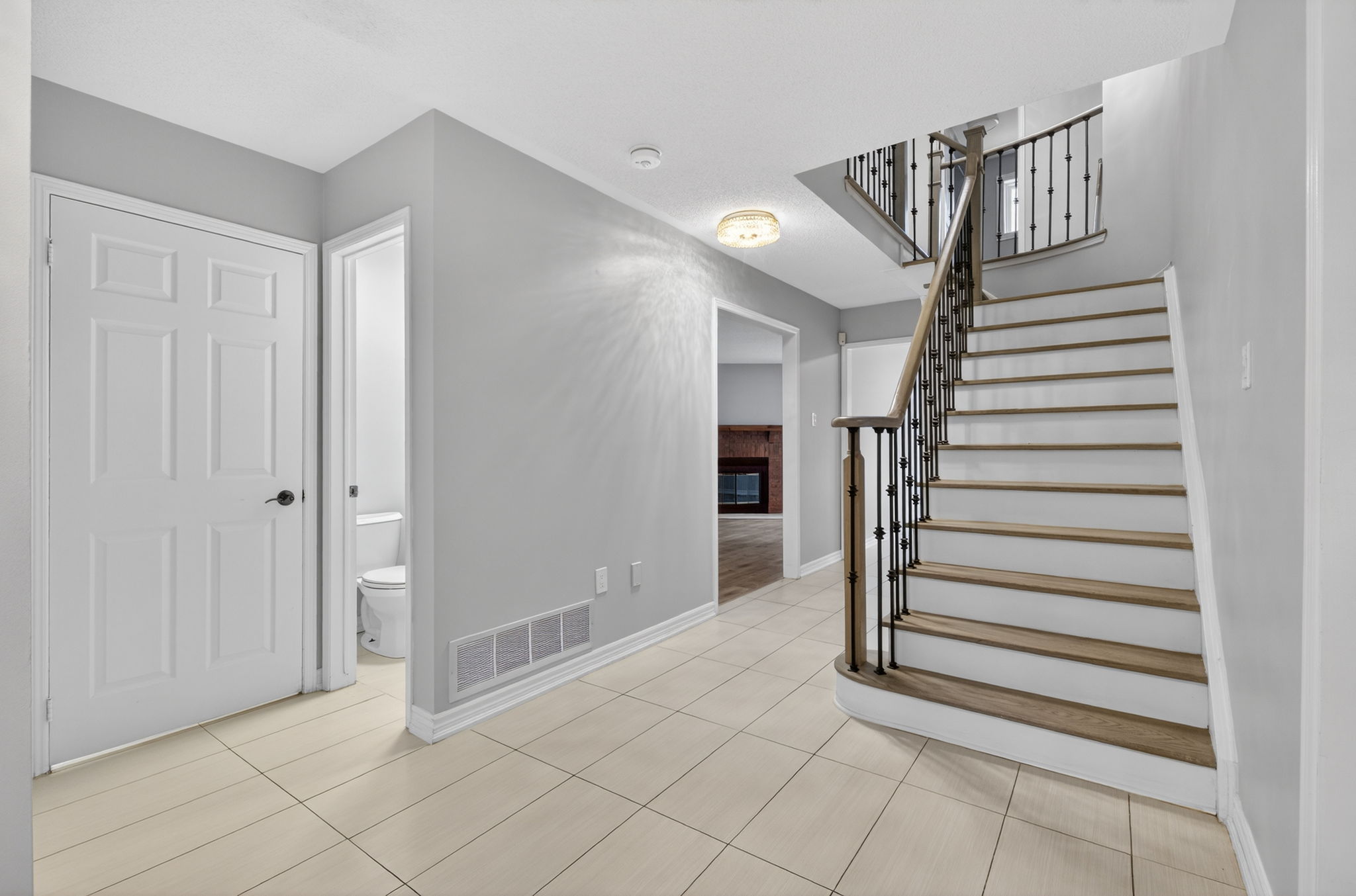 28 Matterdale Ave Brampton, ON L6Y 4J6