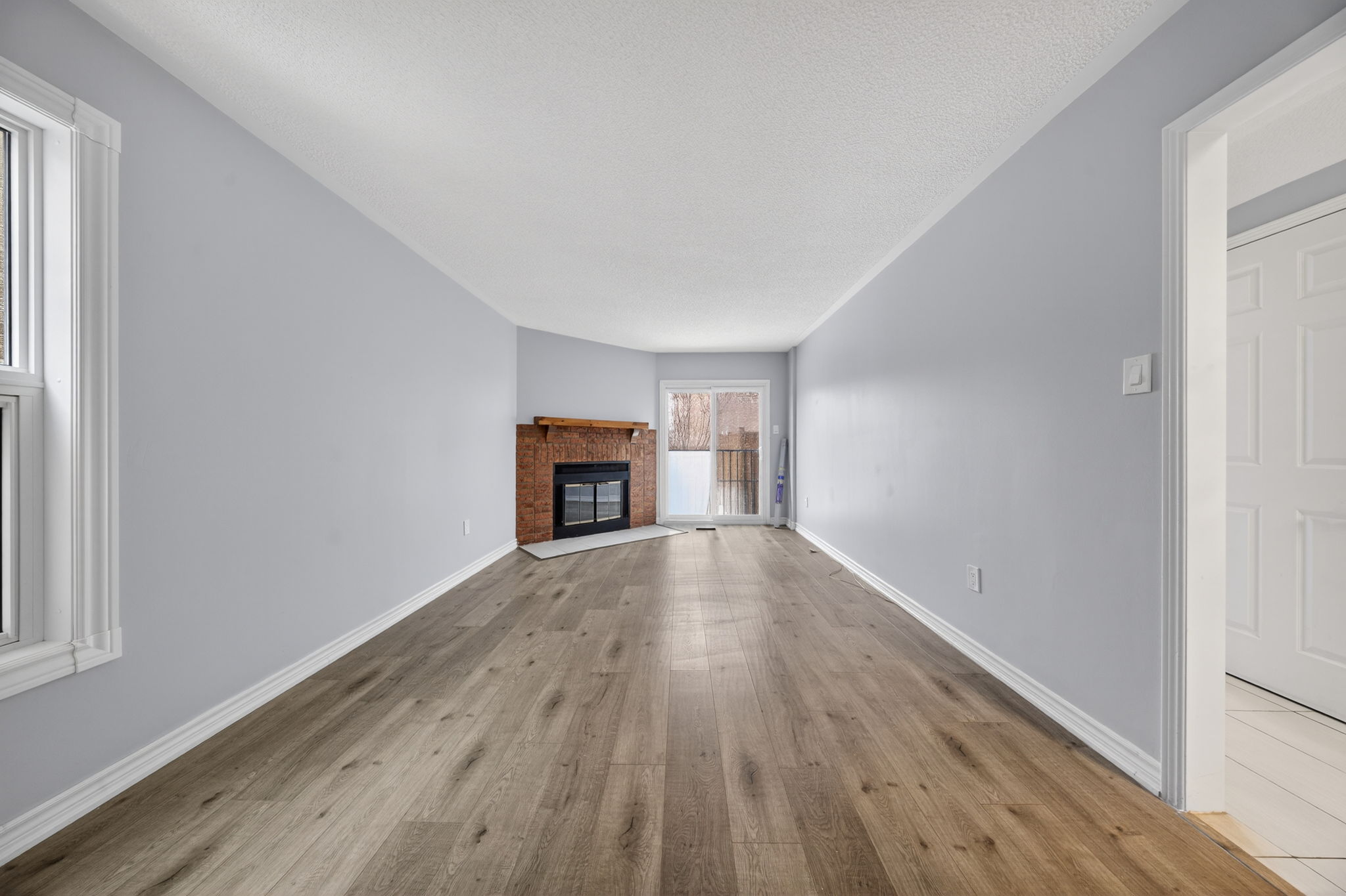 28 Matterdale Ave Brampton, ON L6Y 4J6