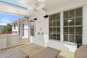  Photo 44