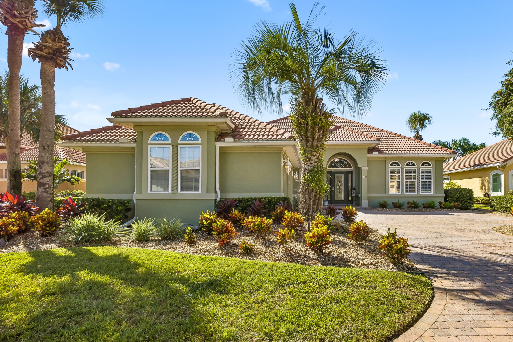 Welcome to 28 Oak View Cir E