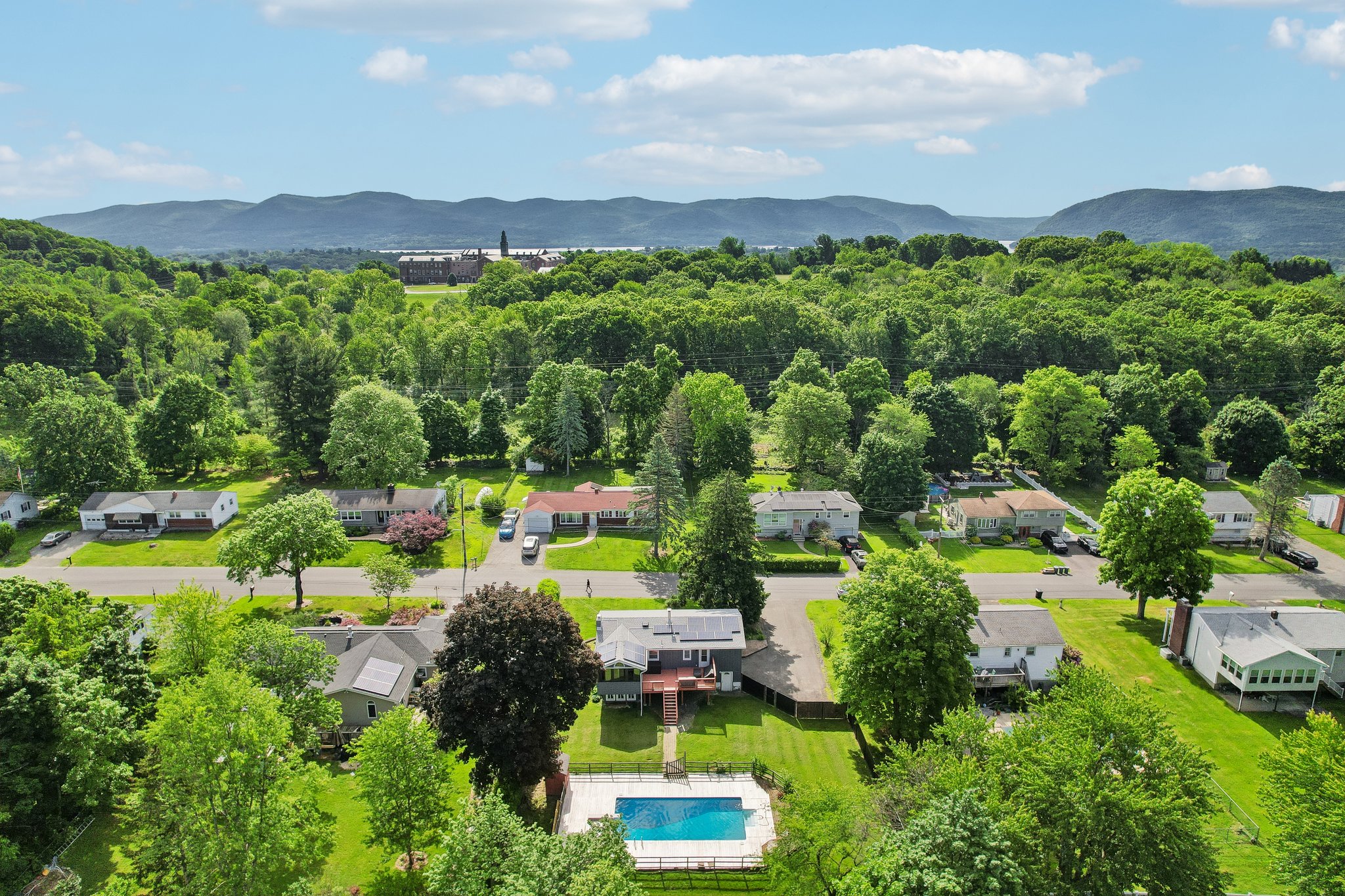Park Hill Dr-S2905-058.jpg