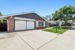 Sandalwood Dr-S1707-002.jpg