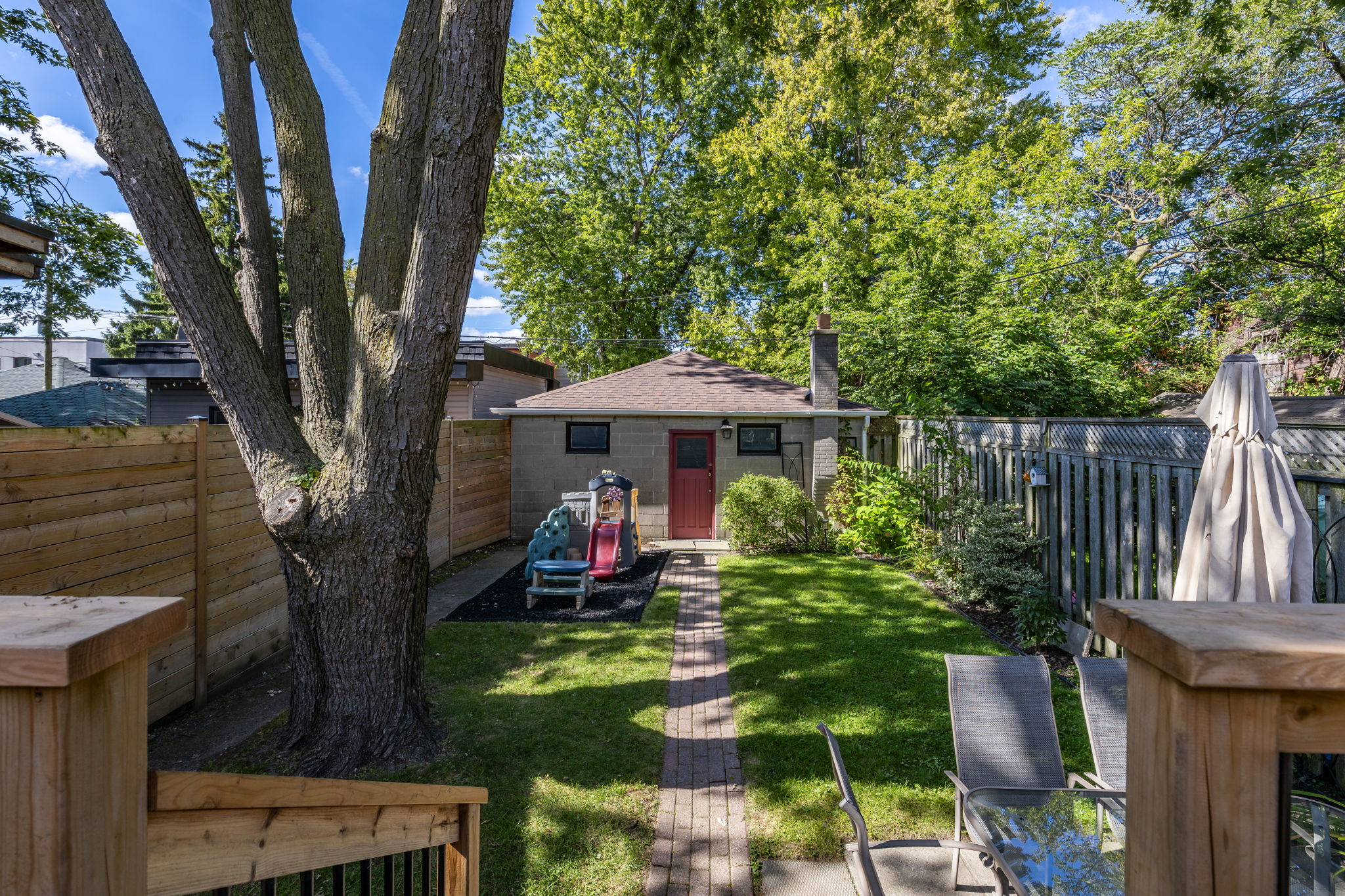 Property in Toronto — delivered property photograph 38