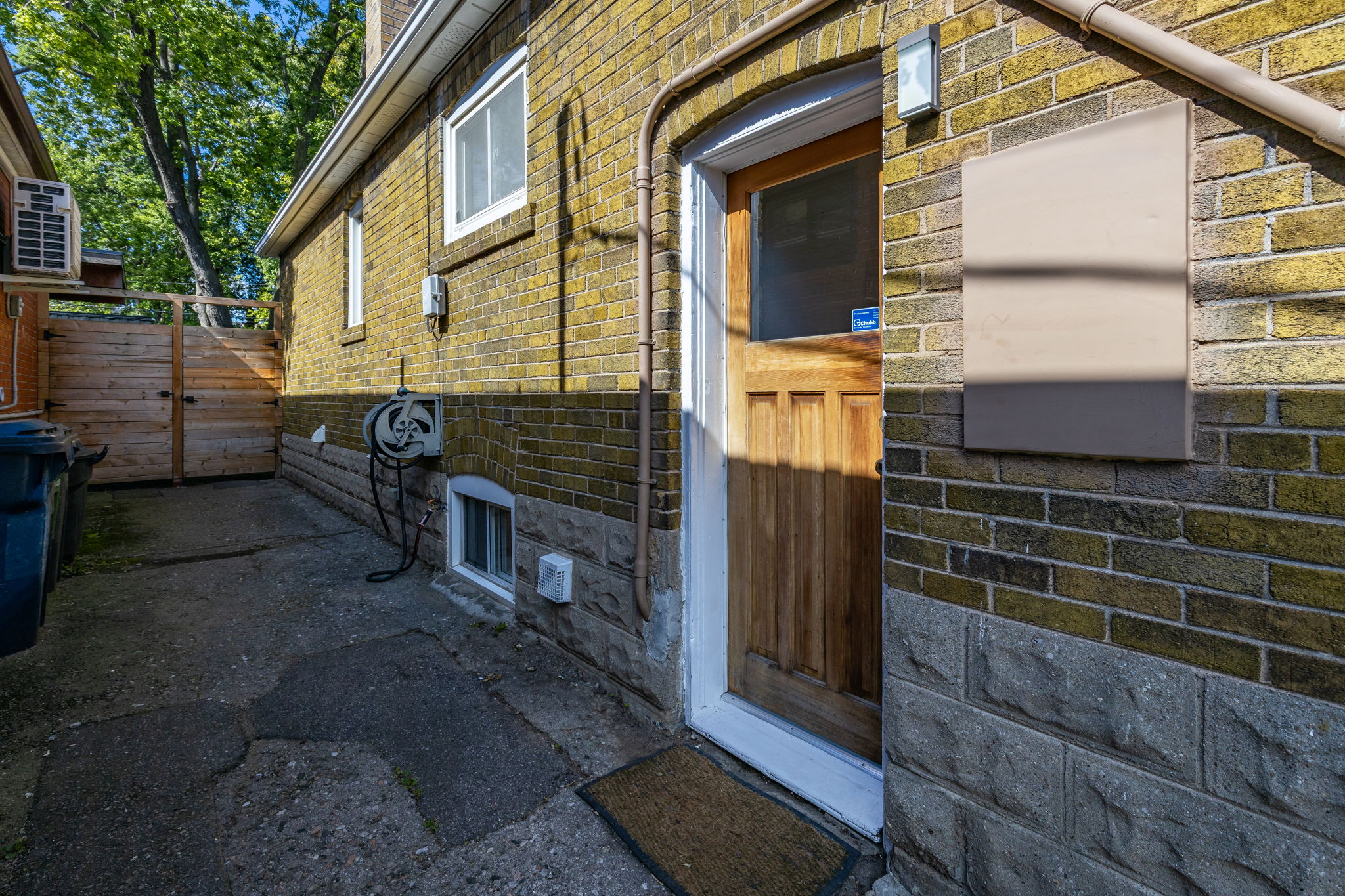 Property in Toronto — delivered property photograph 42