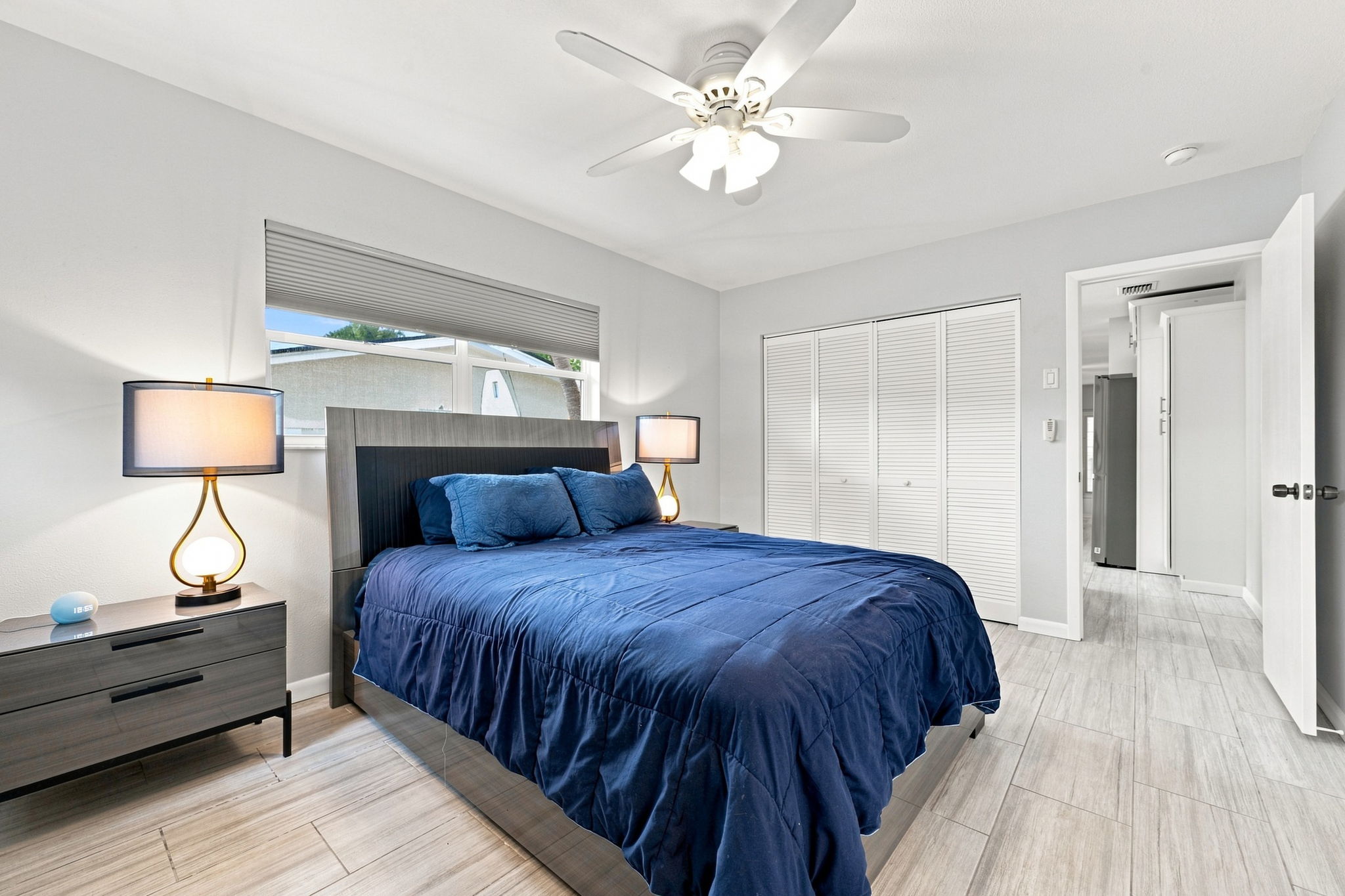 Primary Bedroom1b