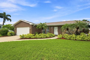 Front Exterior6