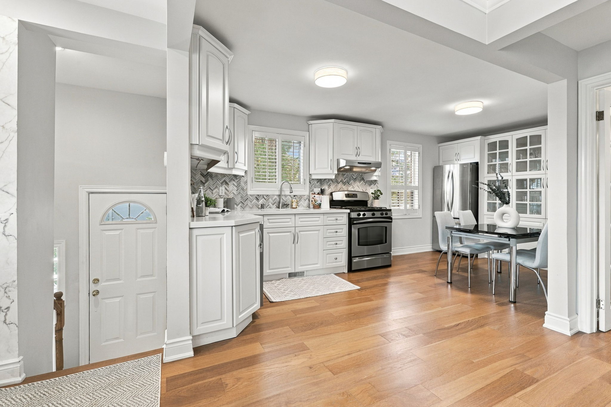 Toronto · Essential package — delivered property photograph 8