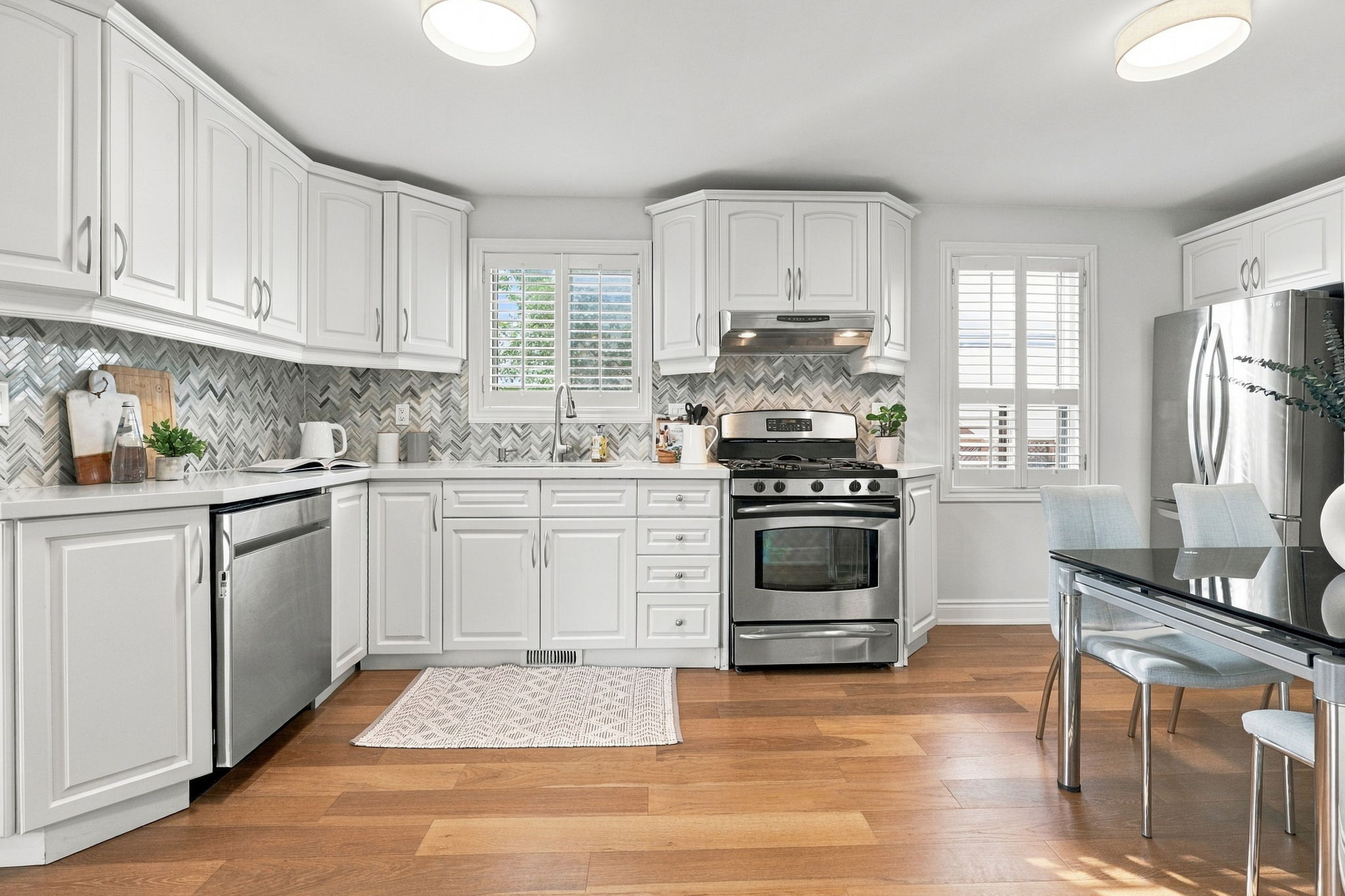 Toronto · Essential package — delivered property photograph 9