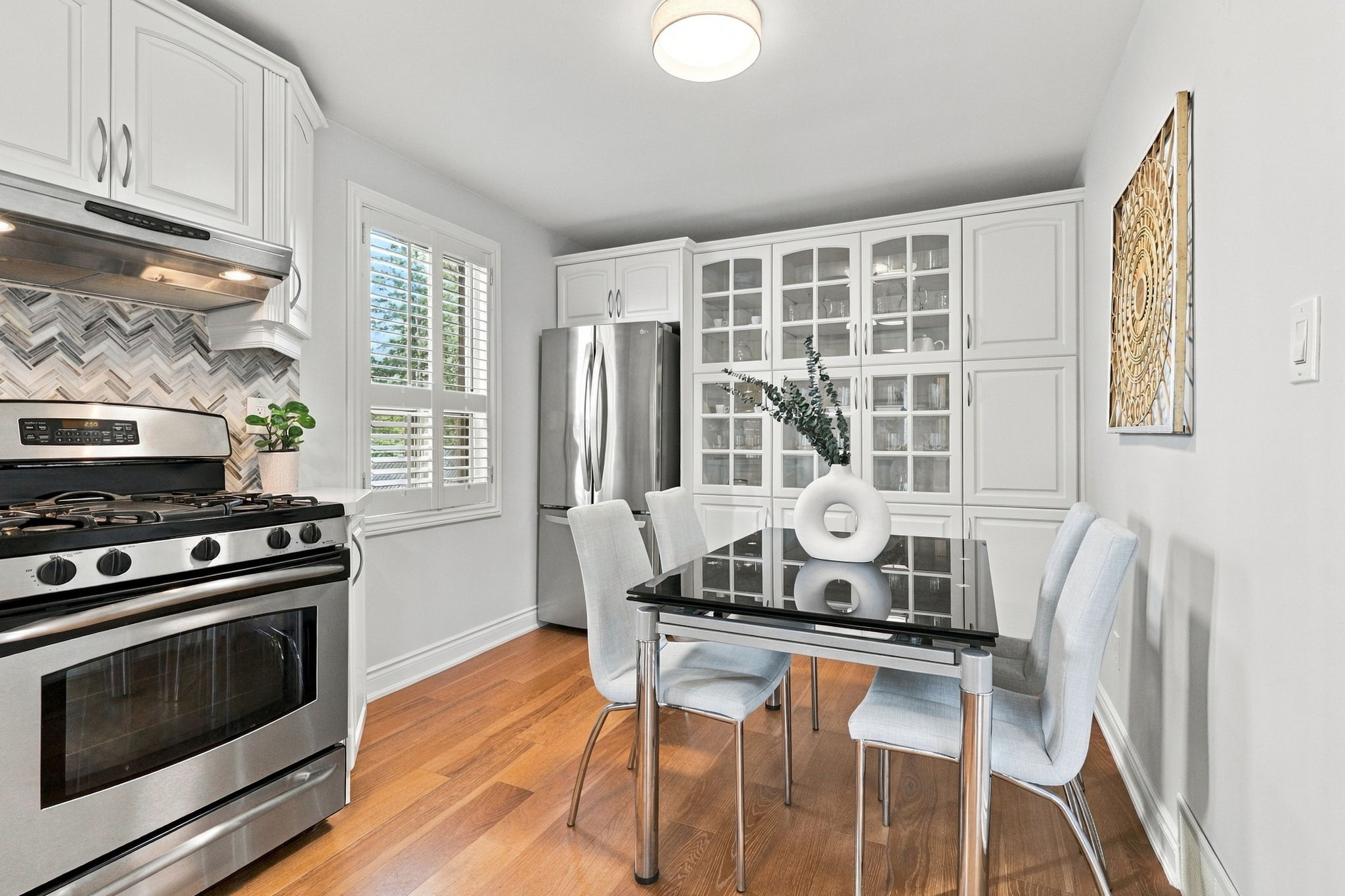 Toronto · Essential package — delivered property photograph 10