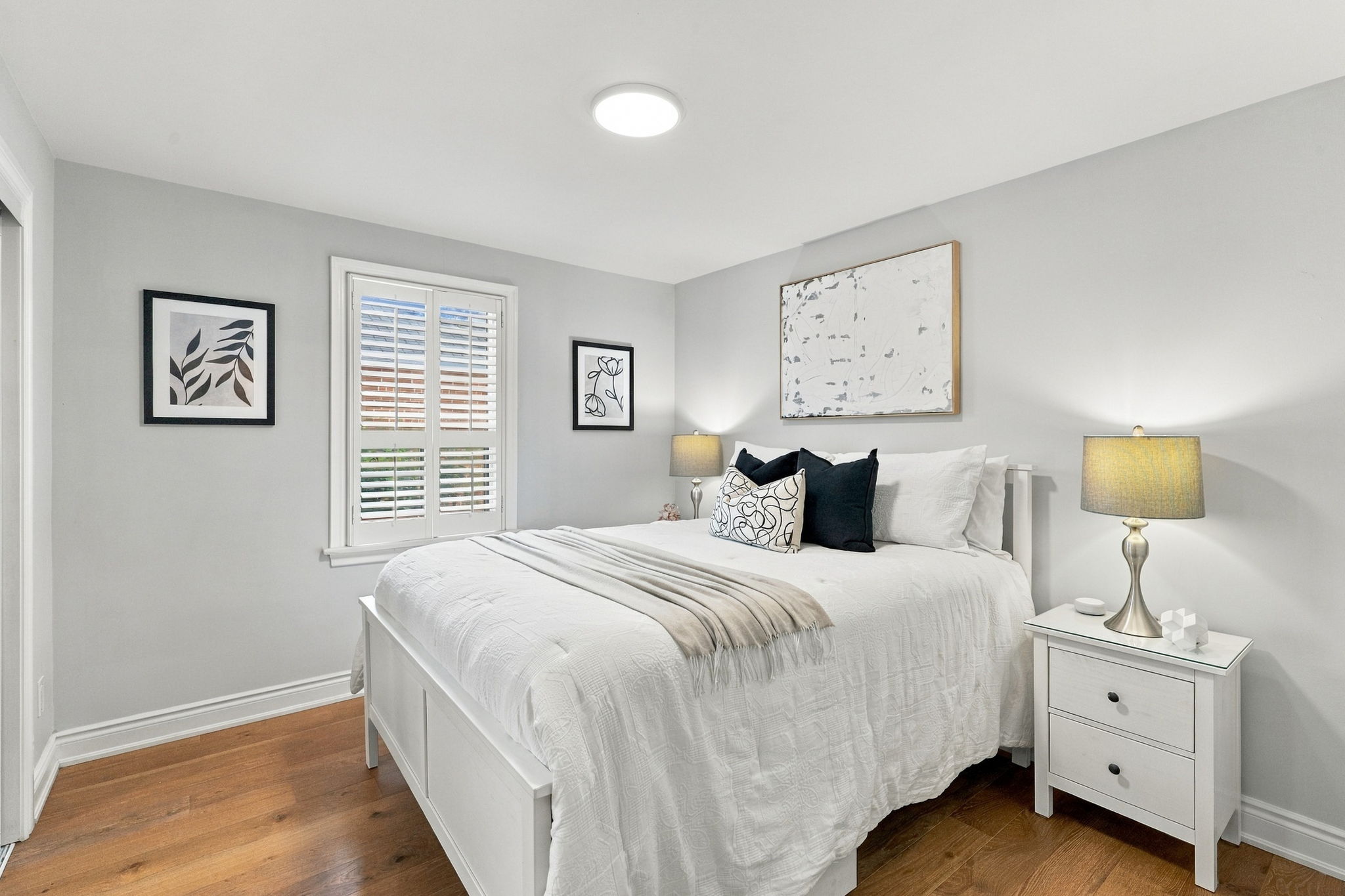 Toronto · Essential package — delivered property photograph 13