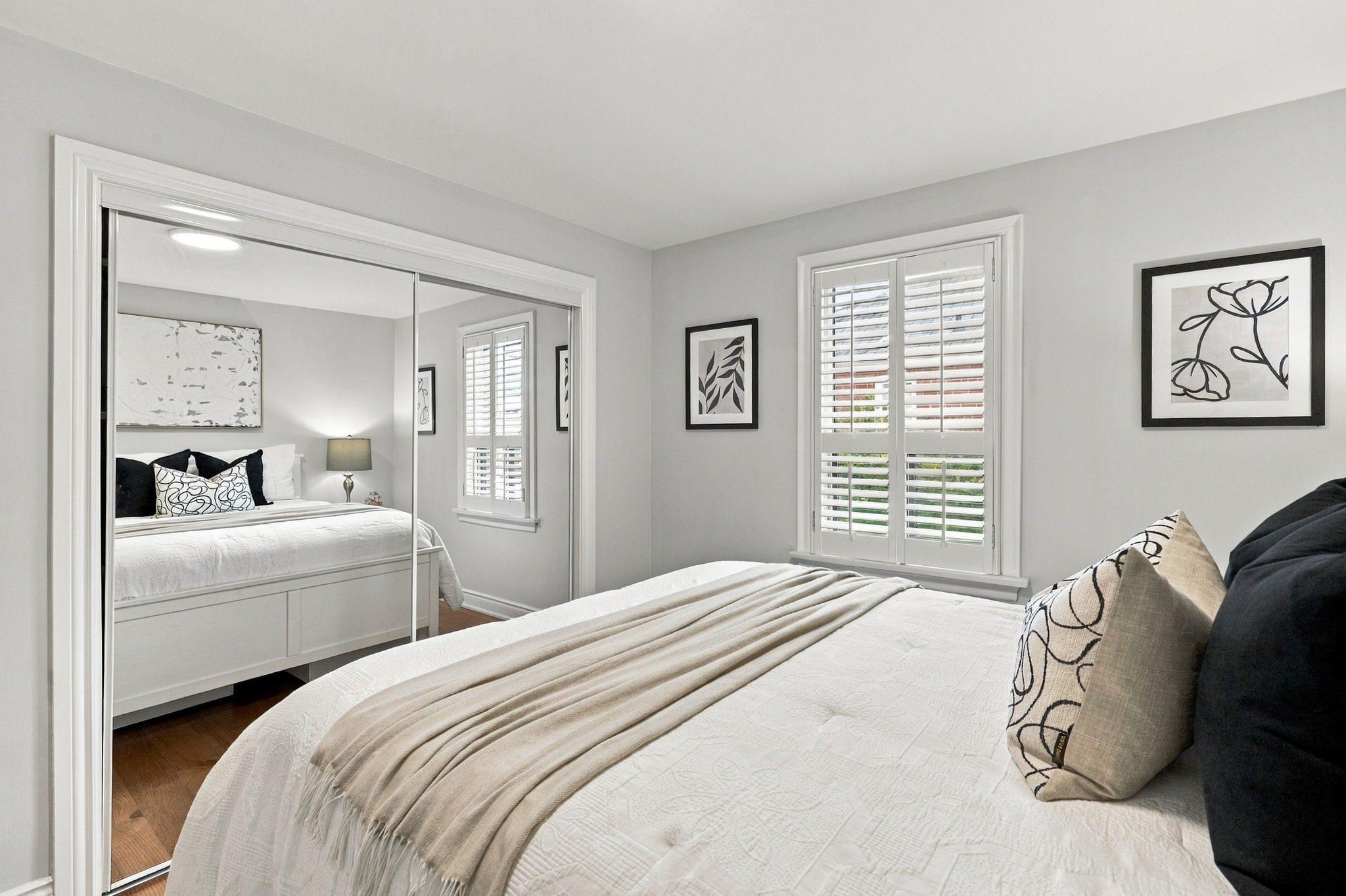 Toronto · Essential package — delivered property photograph 14