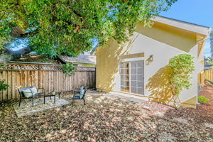037_280 College Ave