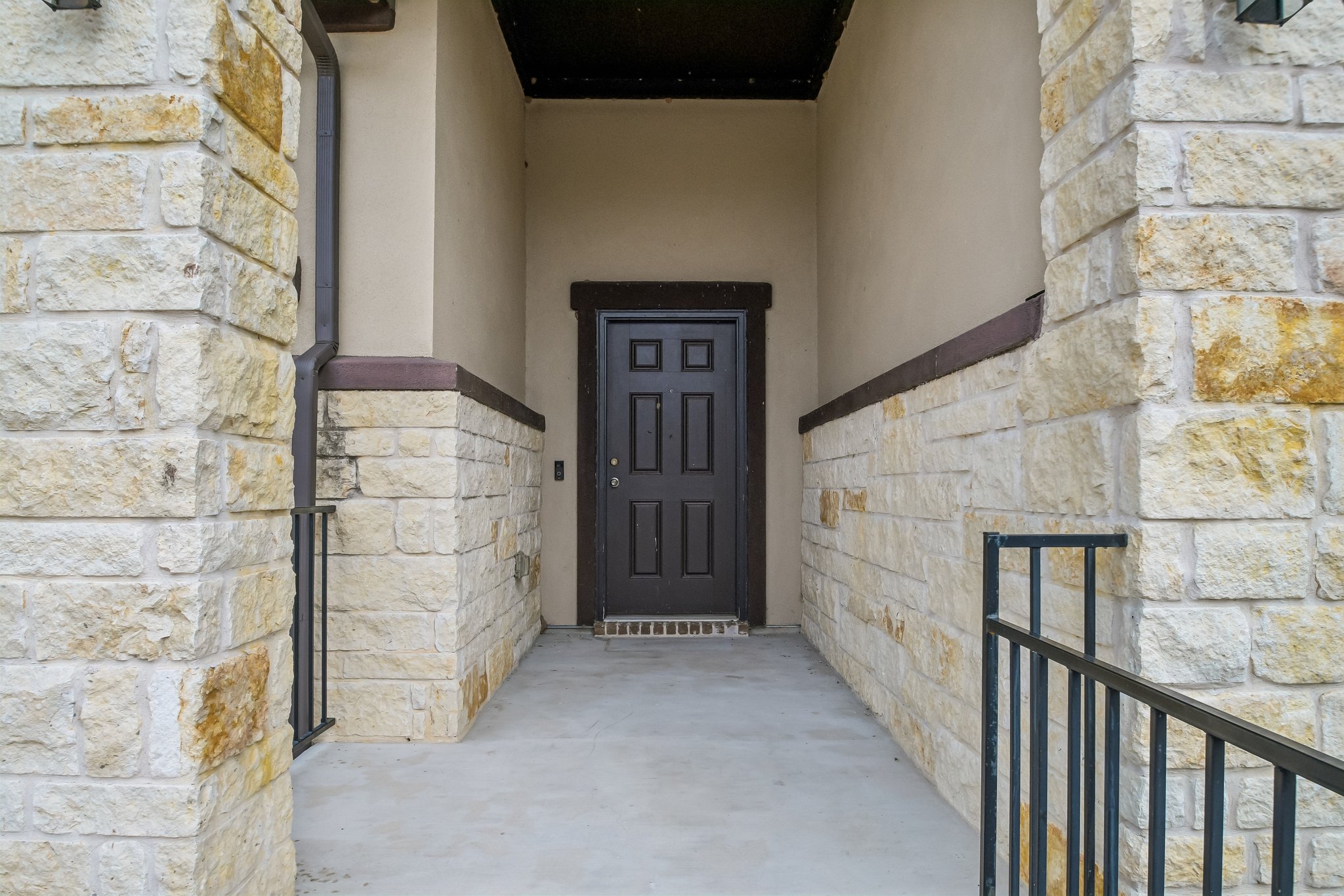 Rimrock Ct-S0210-004.jpg