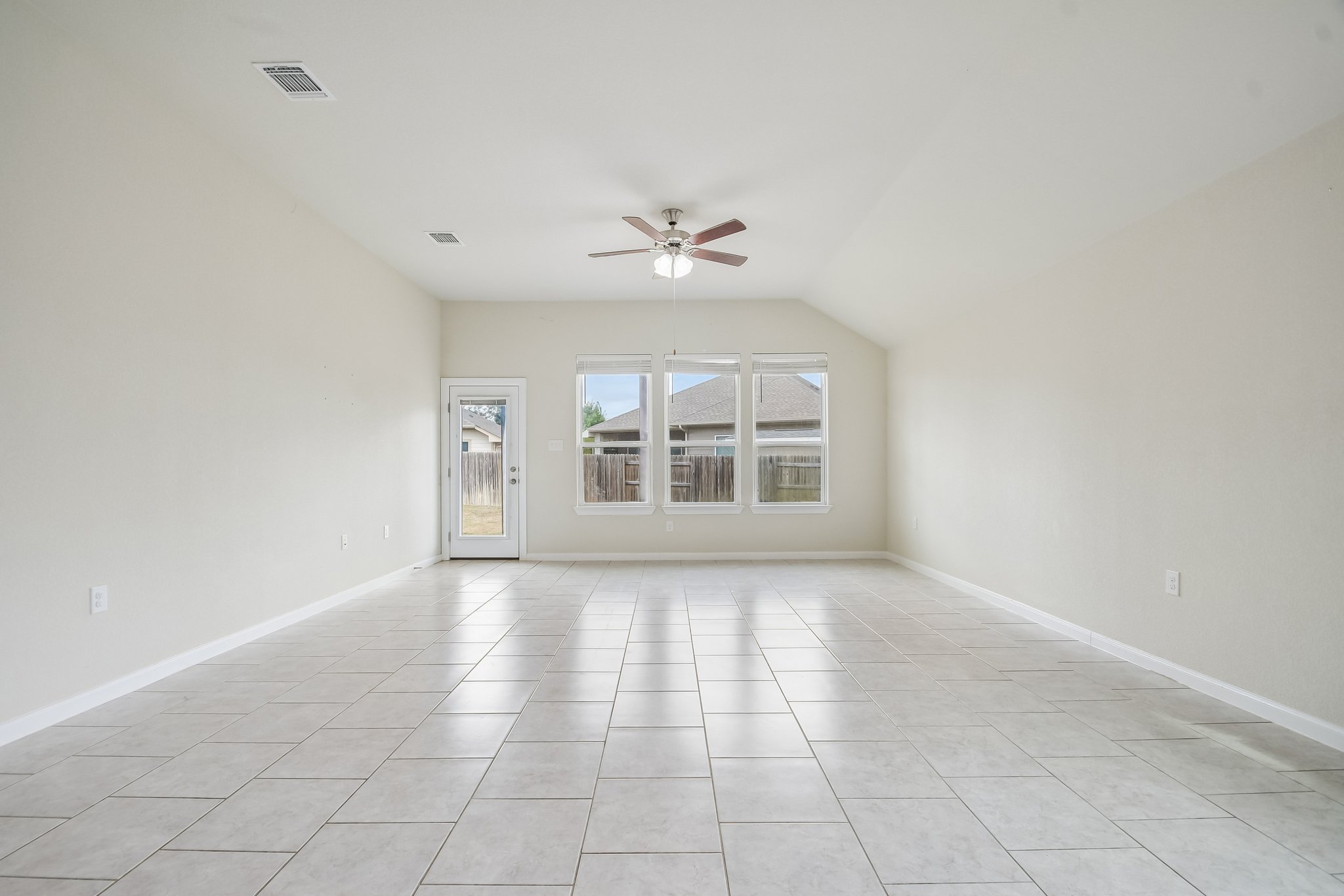 Rimrock Ct-S0210-006.jpg