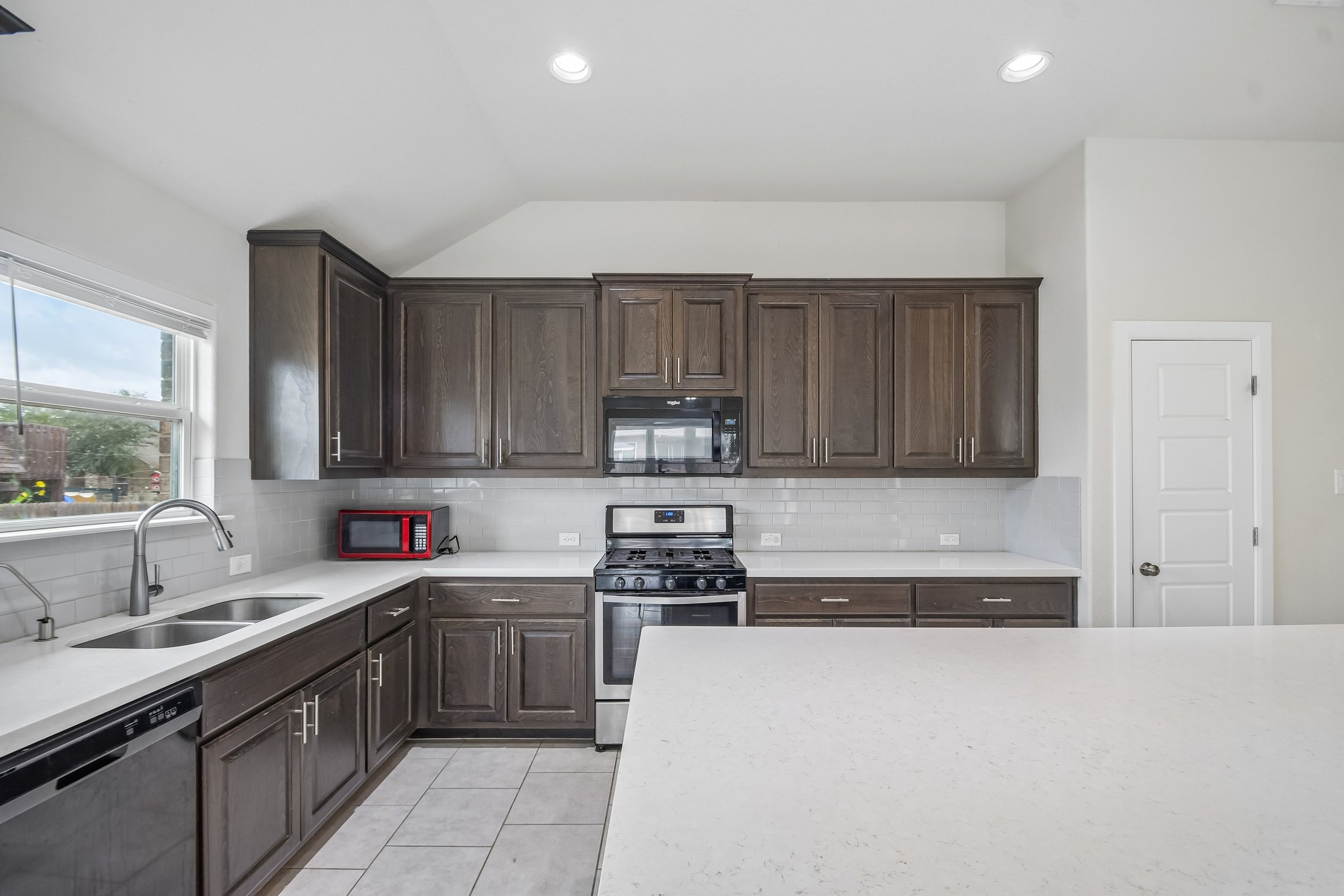 Rimrock Ct-S0210-011.jpg