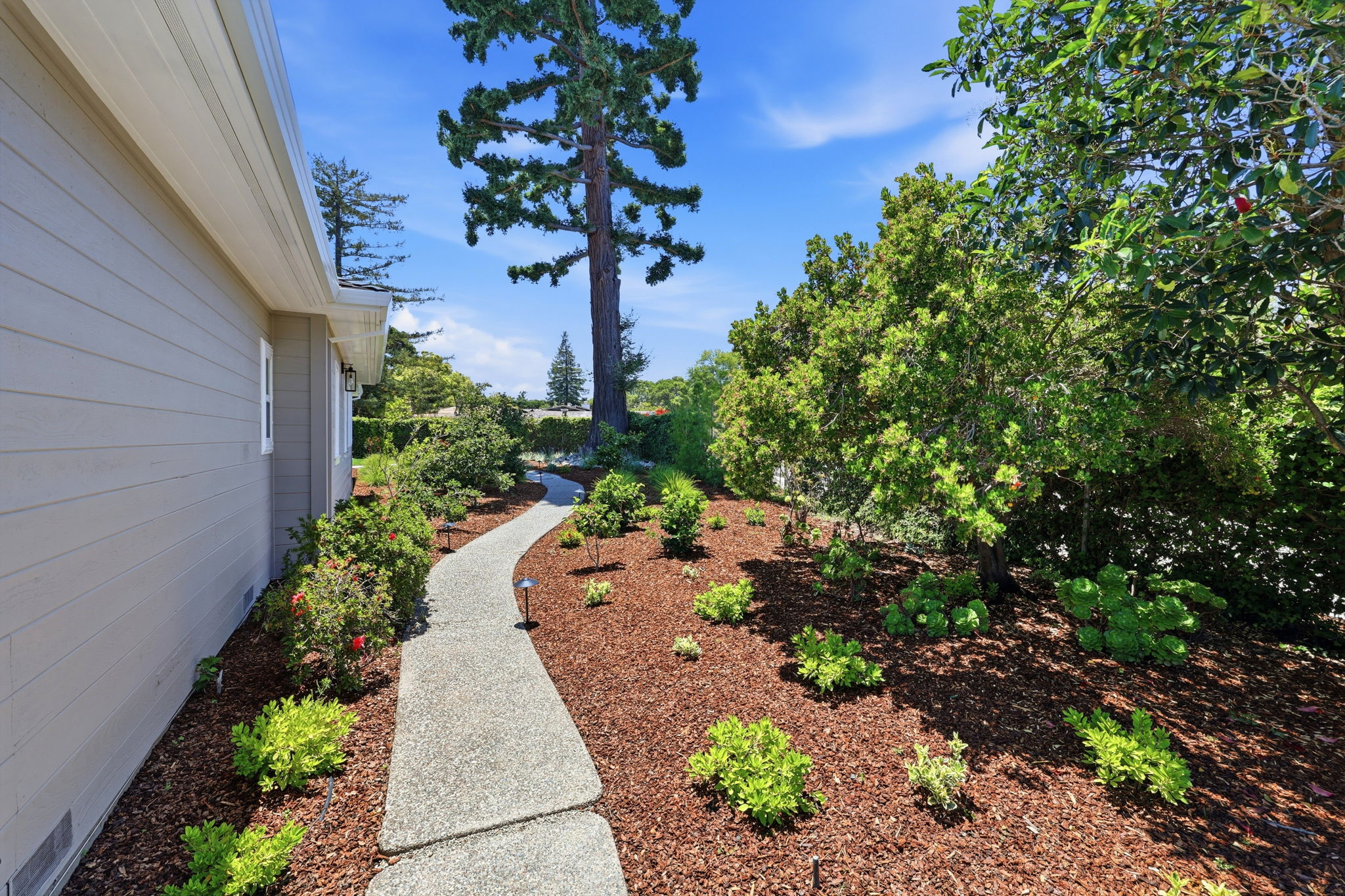 095_F8_280 Uplands Dr