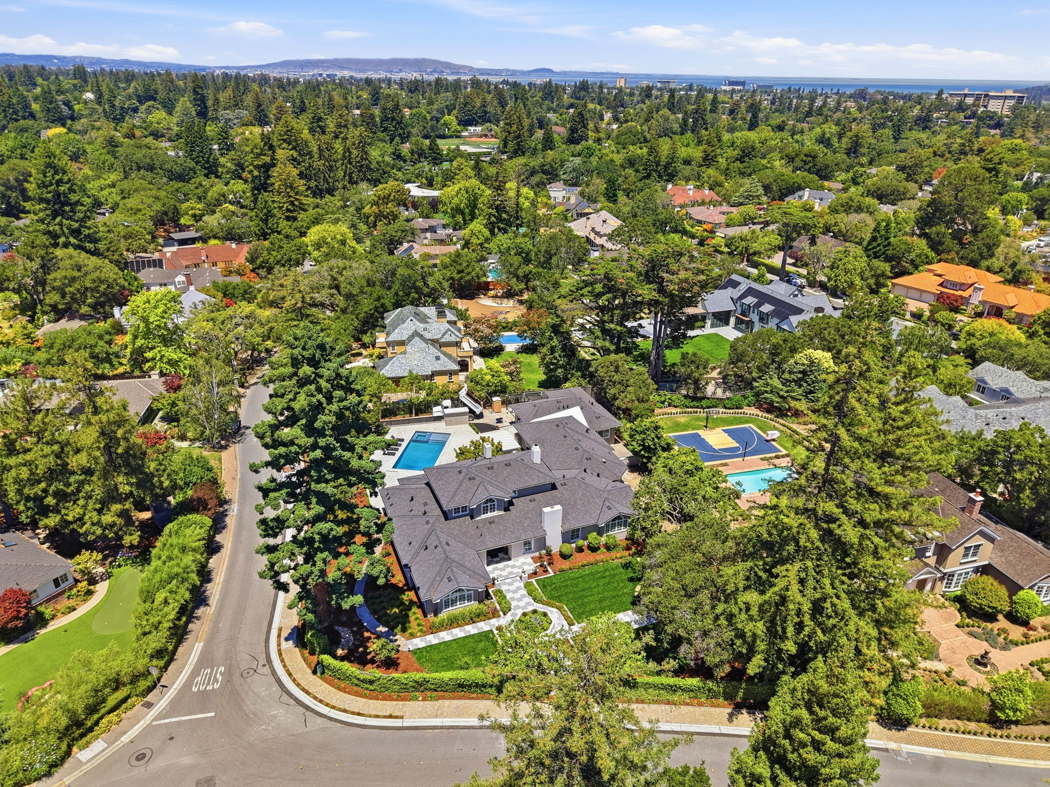013_F8_AERIAL_280 Uplands Dr