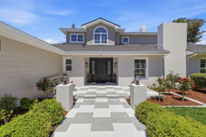 012_F8_280 Uplands Dr