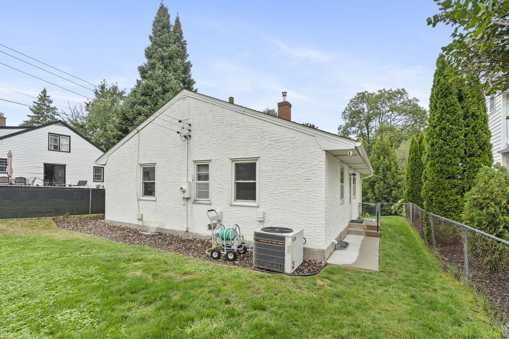 280 Winona St E-213