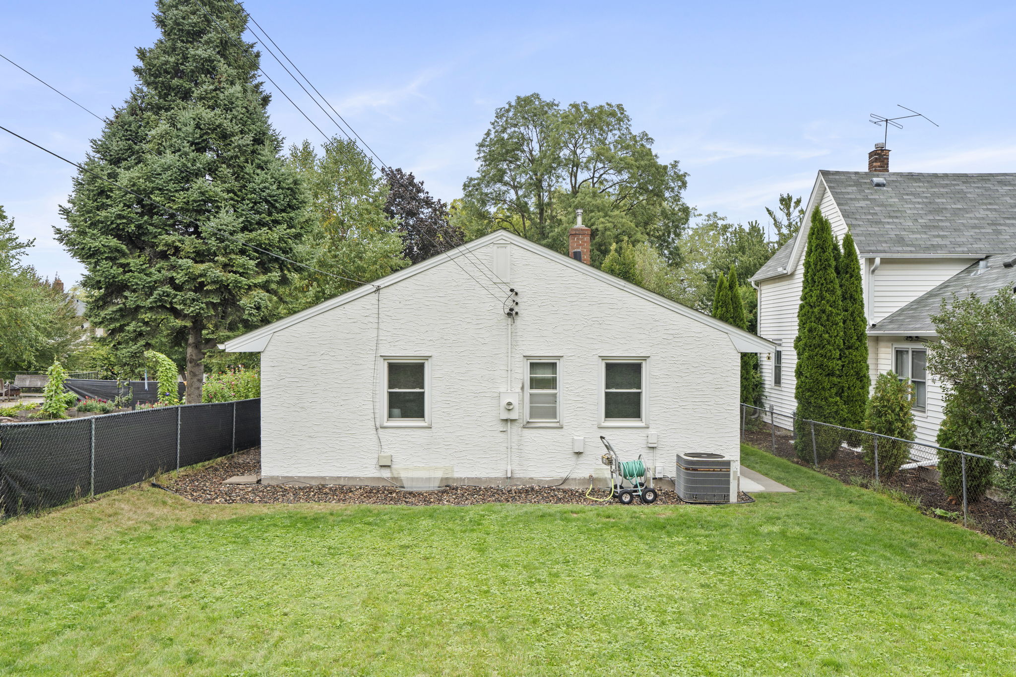 280 Winona St E-223