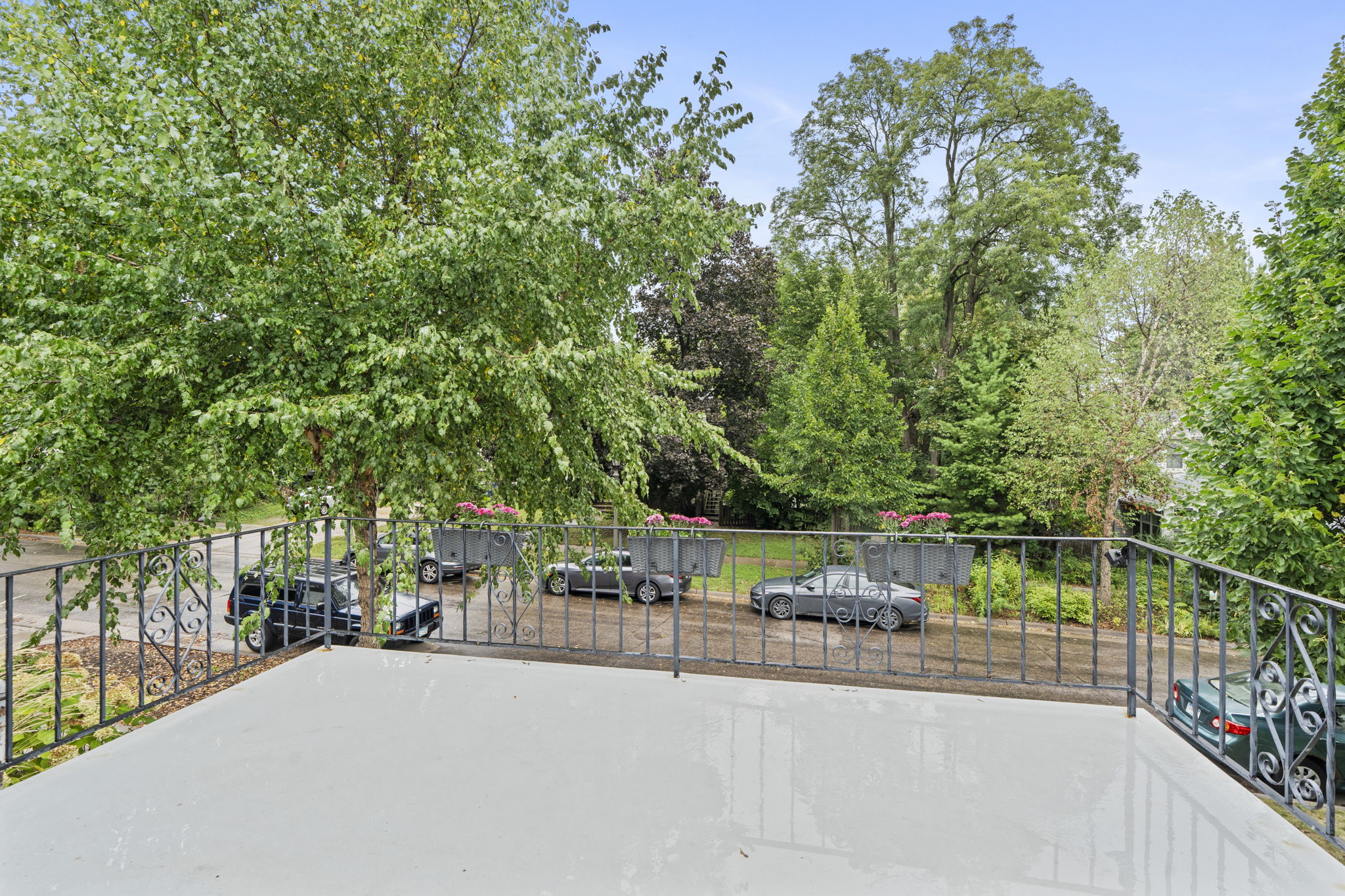 280 Winona St E-241