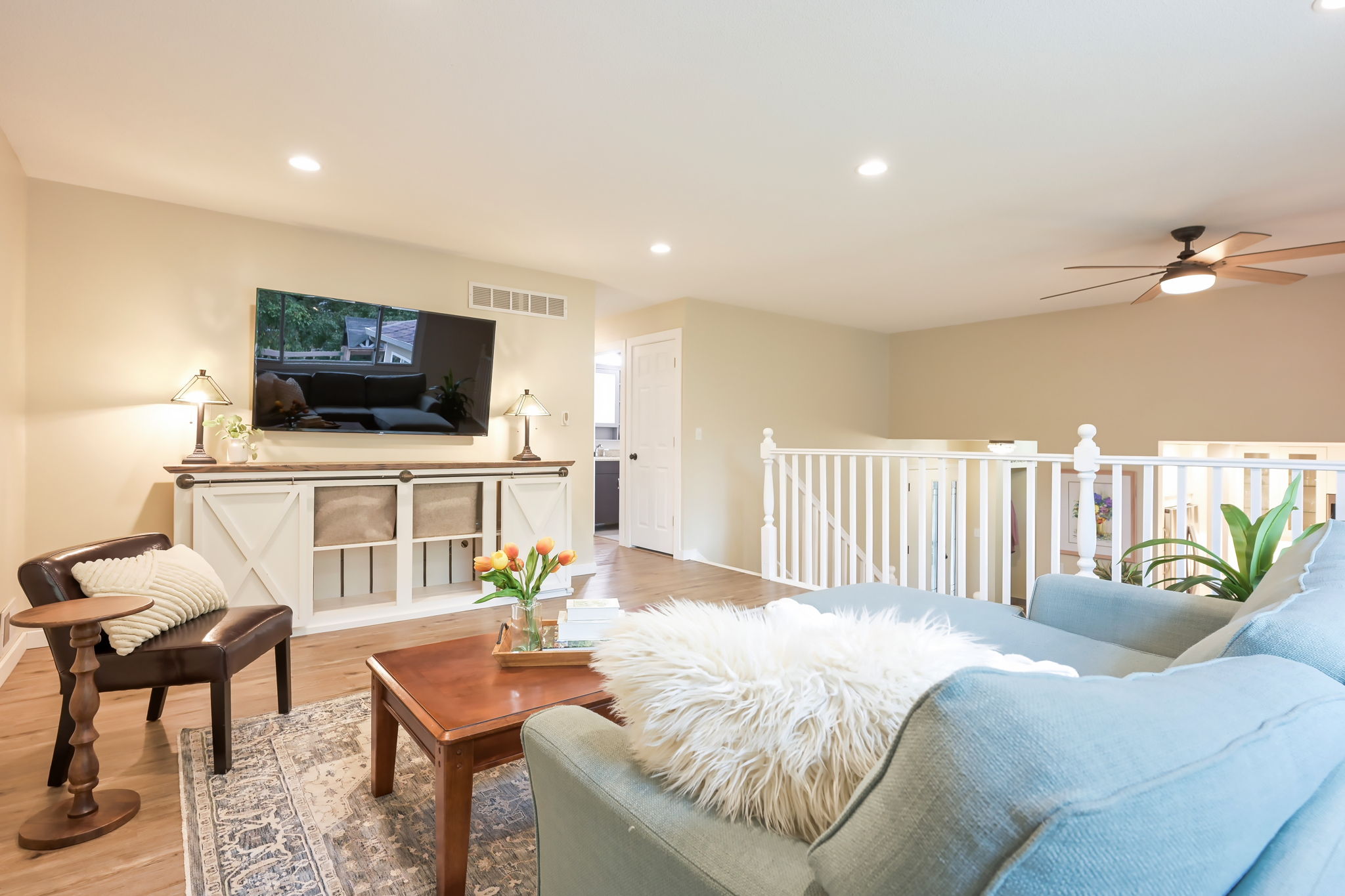 Upstairs spacious Living Room