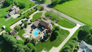 Wow! A magnificent property!!