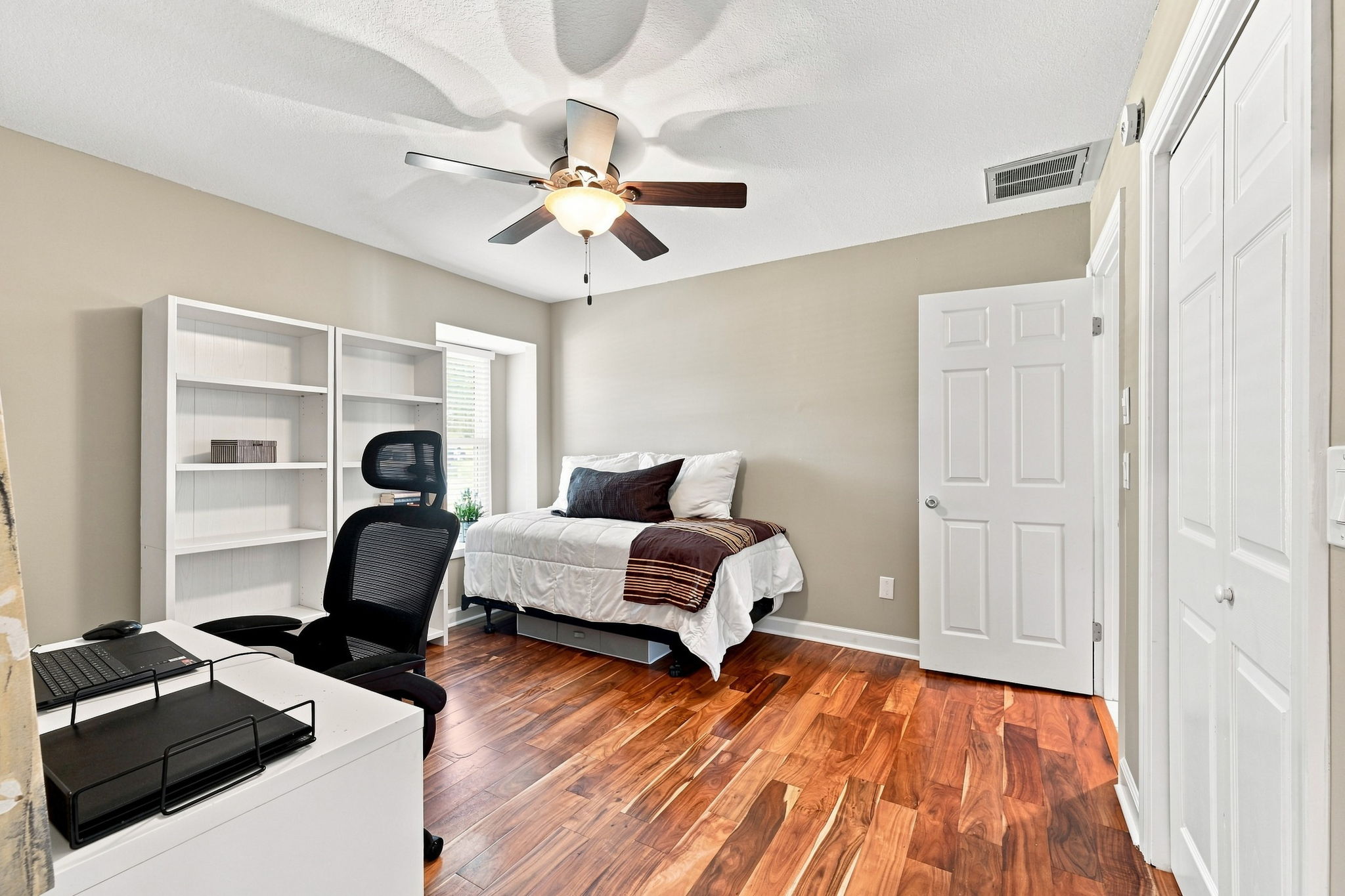 Bedroom3a
