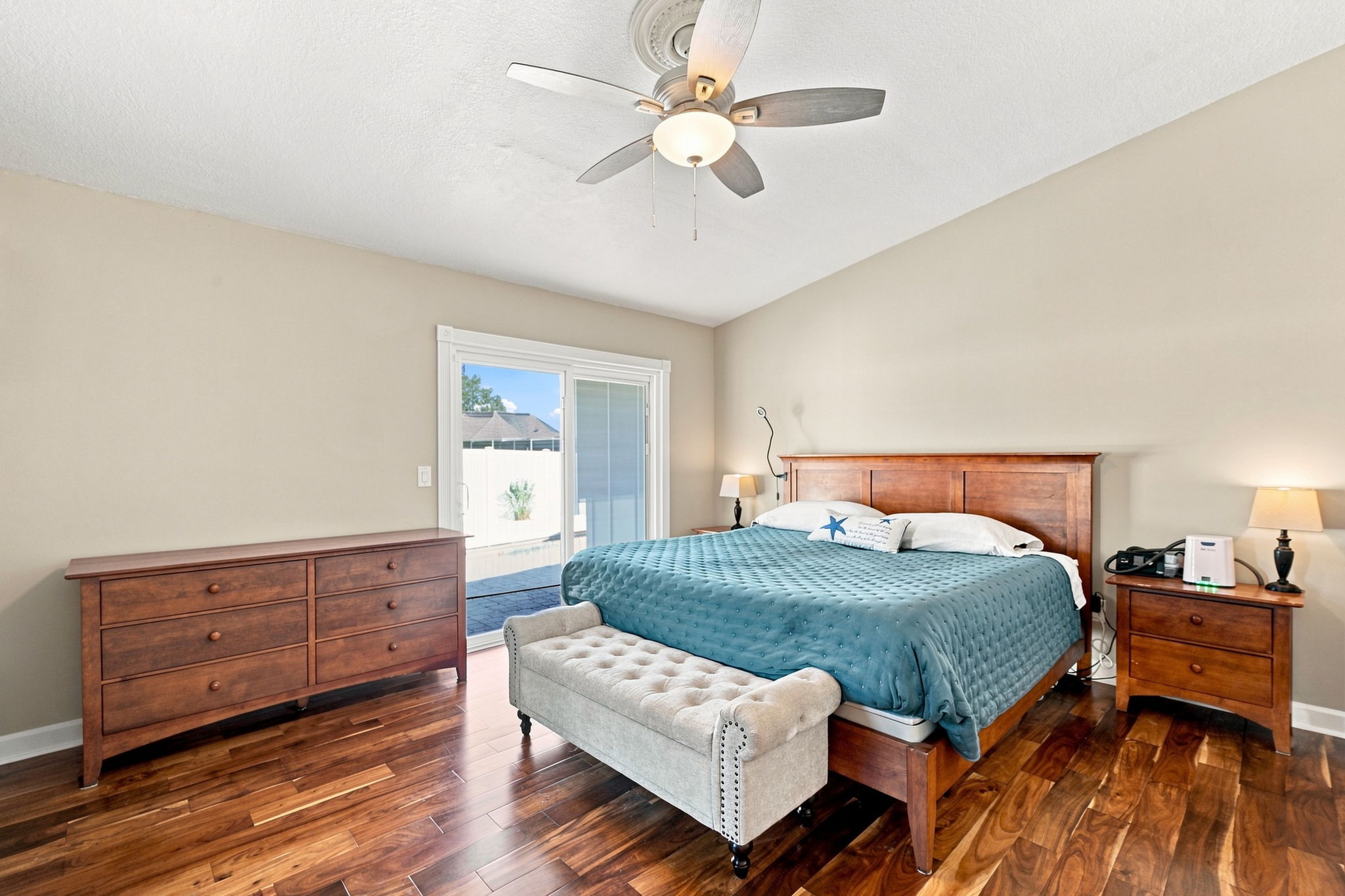 Primary Bedroom1a