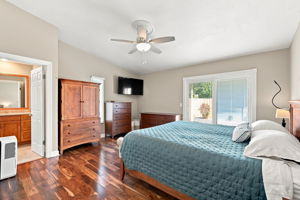 Primary Bedroom1b