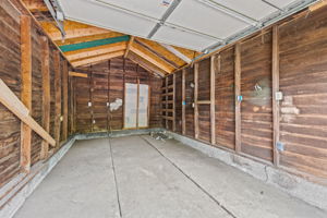  Photo 33