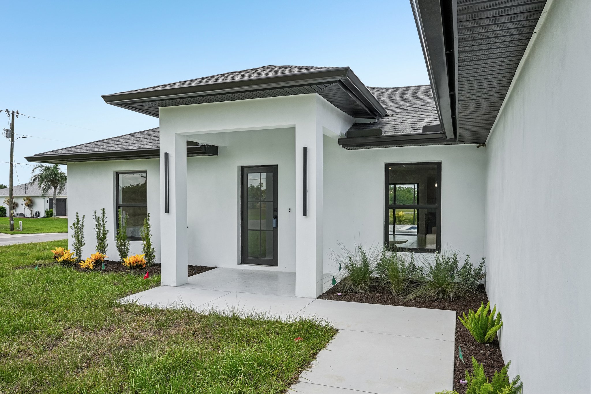 NW 10th St-S1706-005.jpg
