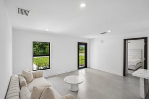 NW 10th St-S1706-007.jpg