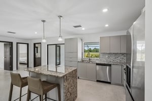 NW 10th St-S1706-013.jpg