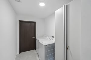 NW 10th St-S1706-023.jpg