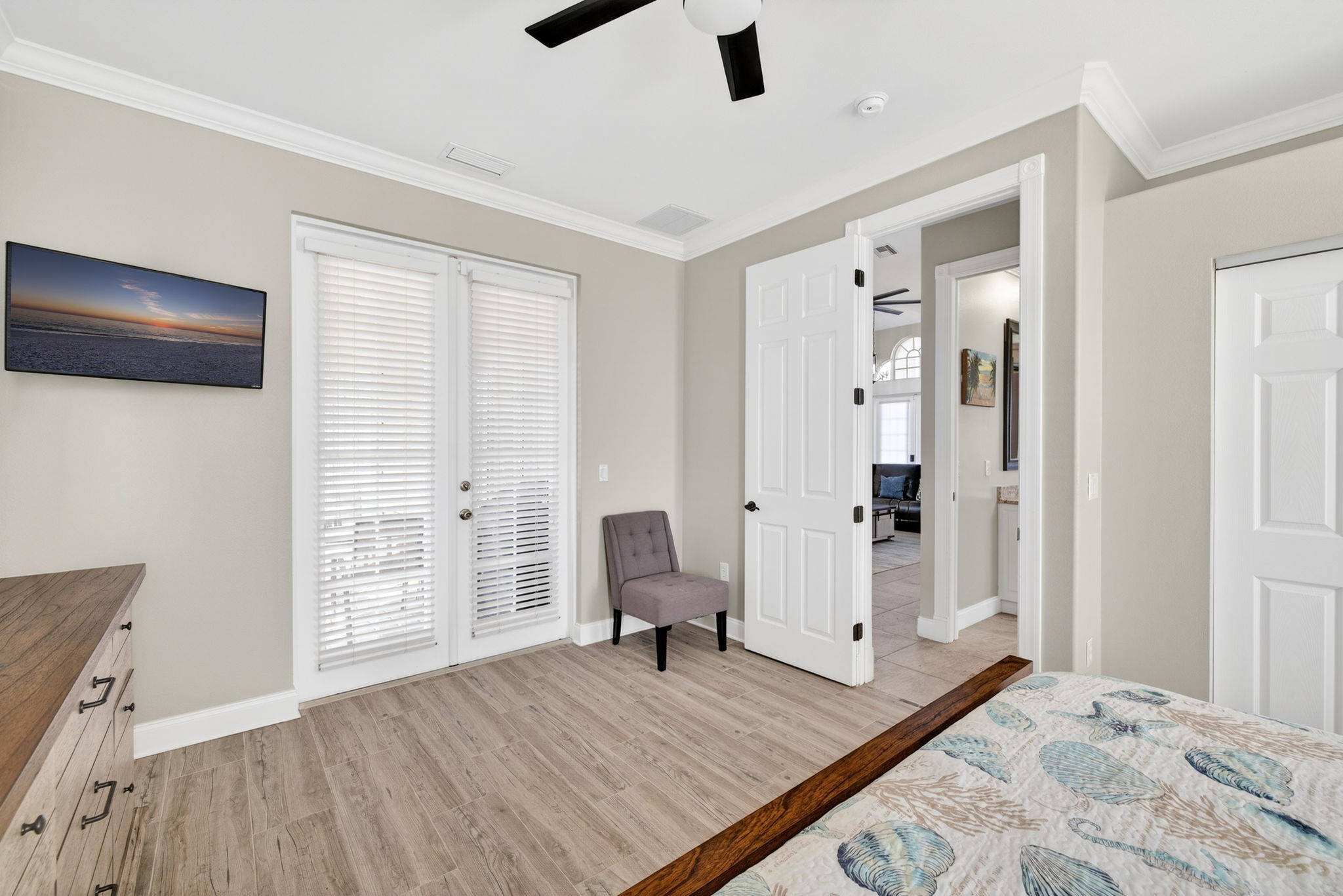 Guest Bedroom 1 - 4 of 4