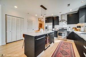 2800 W Chicago Ave, Chicago, IL 60622, USA Photo 4