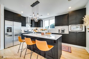 2800 W Chicago Ave, Chicago, IL 60622, USA Photo 3
