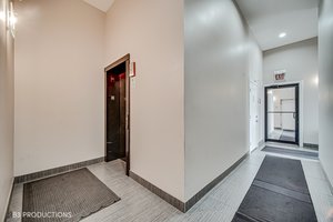 2800 W Chicago Ave, Chicago, IL 60622, USA Photo 20