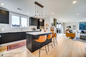 2800 W Chicago Ave, Chicago, IL 60622, USA Photo 2