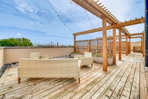 2800 W Chicago Ave, Chicago, IL 60622, USA Photo 18