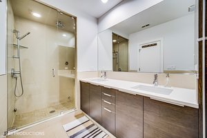 2800 W Chicago Ave, Chicago, IL 60622, USA Photo 13