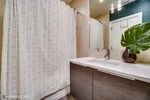2800 W Chicago Ave, Chicago, IL 60622, USA Photo 16
