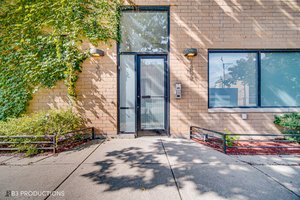 2800 W Chicago Ave, Chicago, IL 60622, USA Photo 1
