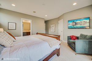 2800 W Chicago Ave, Chicago, IL 60622, USA Photo 12