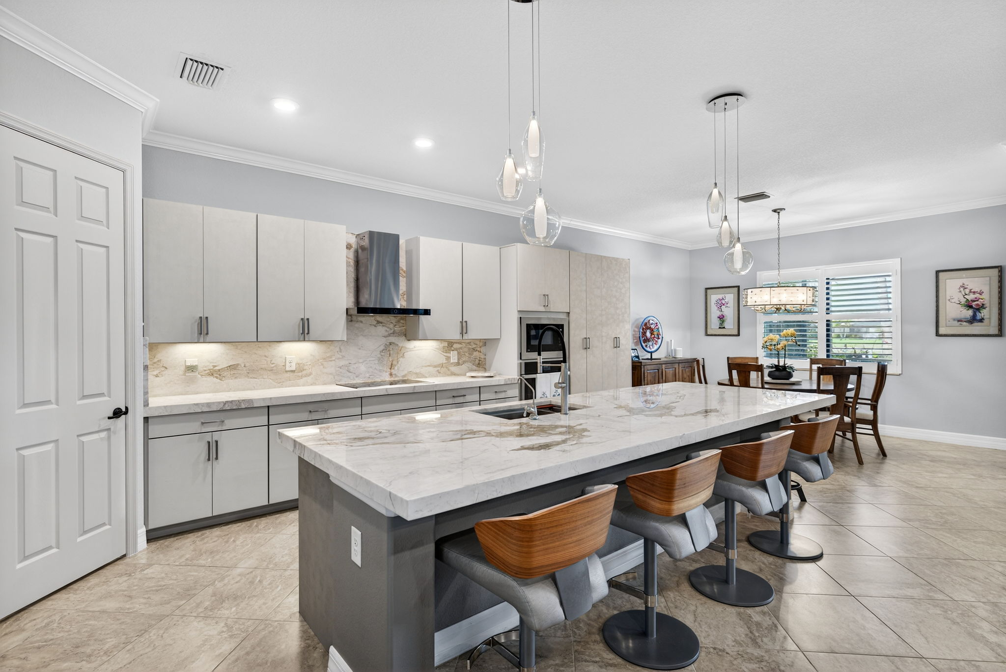 Breakfast Bar 1 of 2