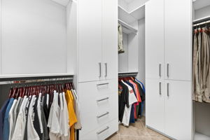 Walk In Closet 3
