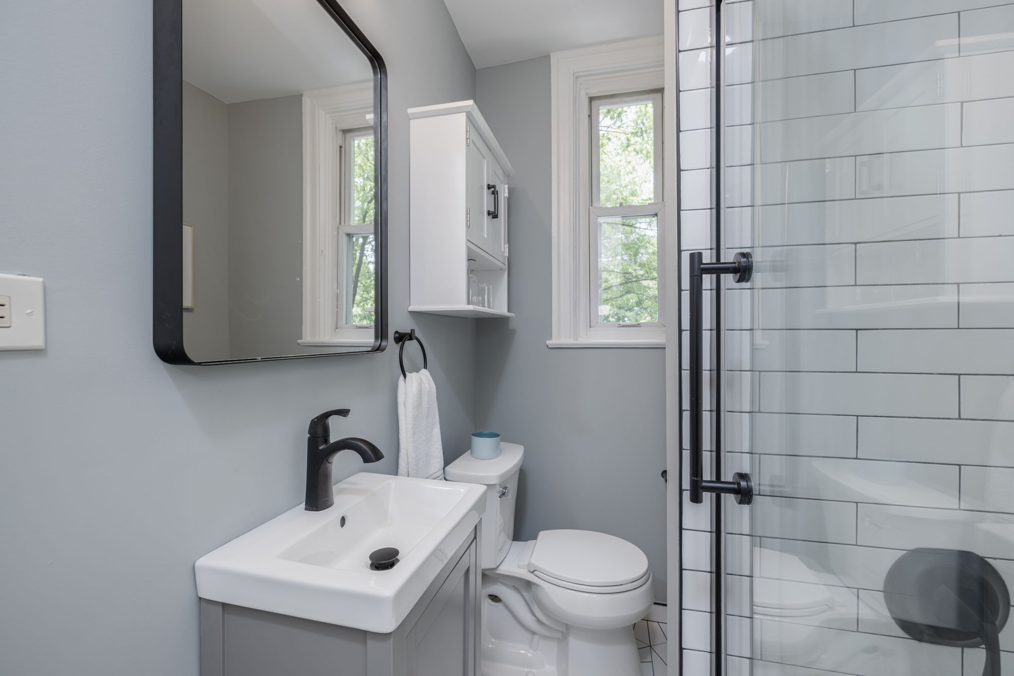 00030_15A6514_0601_5_0602_6_0603_7_0604_8_0605_9_0606AverageAnd1moreAnd1more_2801 Adams Mill Road 301 Washington, DC 20009